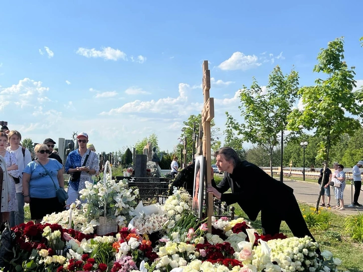 Журавли над «Крокусом», выход юной невесты Лепса, Блиновская за решеткой: запомним 2024 год в 20 фотографиях