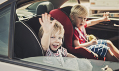 Ребенок на переднем сиденье: правила и безопасность