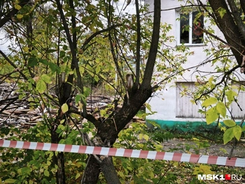 Сотрудница завода приняла громкий хлопок за снос дома | Источник: Михаил Мечев / MSK1.RU