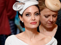 Инсайдер: Анджелина Джоли впала в голодную депрессию
