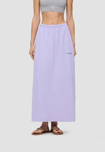 Оранжевый + бордо и еще четыре неочевидные цветовые пары, которые будут в тренде в 2026 году Оранжевый + бордо и еще четыре неочевидные цветовые пары, которые будут в тренде в 2026 году