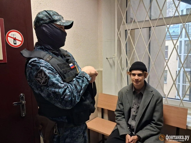 Барабанщика «Стоптайма» вновь отправили под арест, вслед за другими музыкантами | Источник: Анна Мотовилова / «Фонтанка.ру»