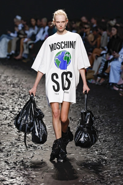 Moschino aw25/26 | Источник: Legion Media