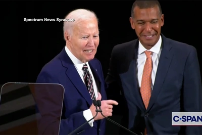 Байден сравнил попечителя университета с Обамой