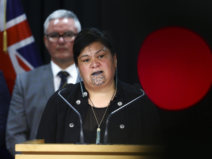 Самый необычный министр в мире: кто такая Наная Махута — политик из племени маори