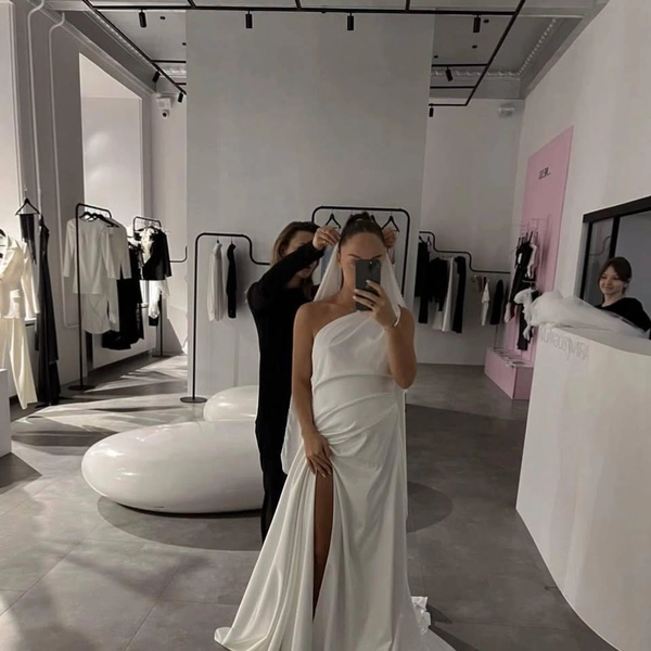 Дава и Мари Краймбрери долгое время скрывали отношения | Источник: marikraimbrery / Instagram (деятельность запрещена в РФ)