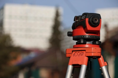 Строитель, обманувший на 100 млн, хочет избежать суда на фронте