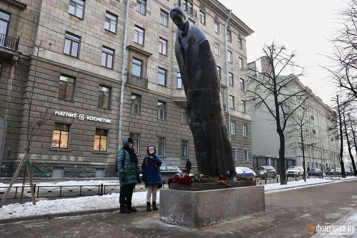 Новый памятник Блоку: где установлен, что означает, реакция петербуржцев —  январь 2023 года - 9 января 2023 - ФОНТАНКА.ру