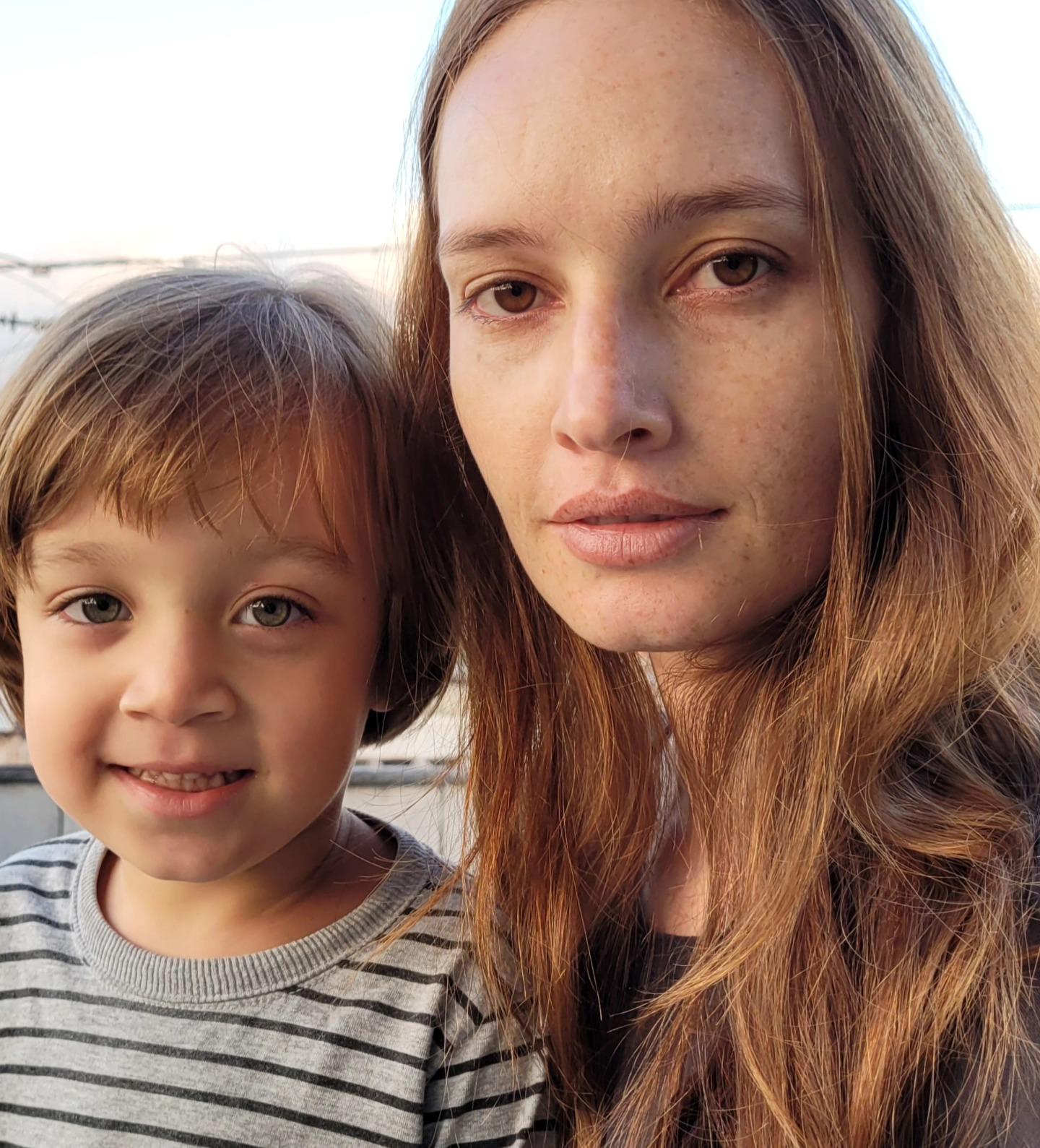 32-летняя модель Vogue Джиане Алвес умерла от инфаркта в больнице, куда принесла грудного сына