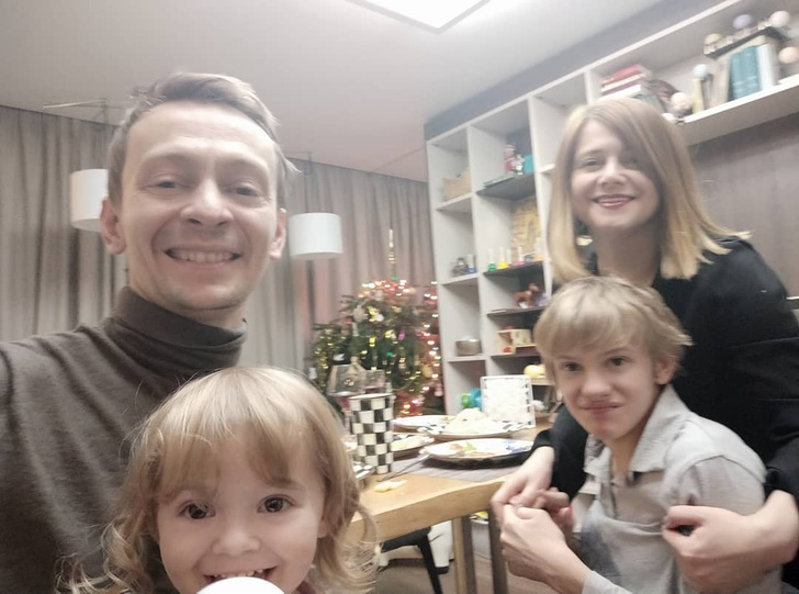 Особенный сын Евгения Кулакова оказался в больнице: «Бился головой об раковину, разломил ее и порезал лоб»