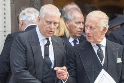 Сенсация: Карл III может отречься из-за скандала с Эндрю