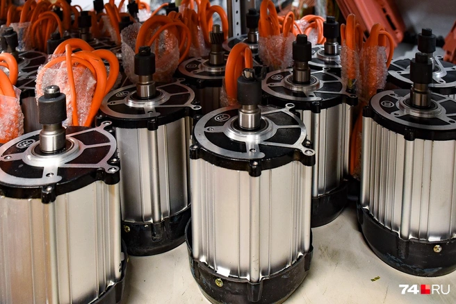 Моторы поставляются из Китая, который превратился в мирового лидера электротранспорта | Источник: Артем Краснов