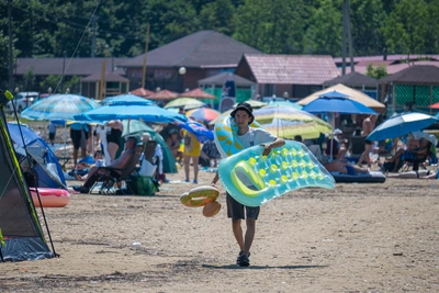 Вода в Триозерье прогрелась до +20 °C