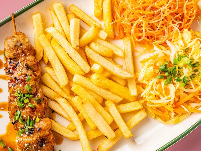 Здесь подают вкуснейшие блюда | Источник: VietNem