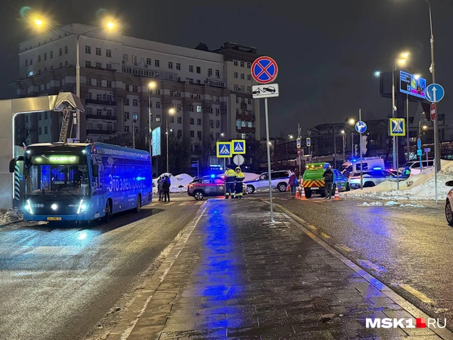 Пострадавшие в тяжелом состоянии. Подробности взрыва у Савеловского вокзала, где погиб полицейский: онлайн-репортаж | Источник: Алина Мельникова / MSK1.RU