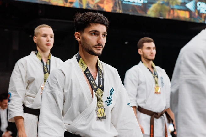 Спорт занимает первое место в жизни Арсена | Источник: СТС