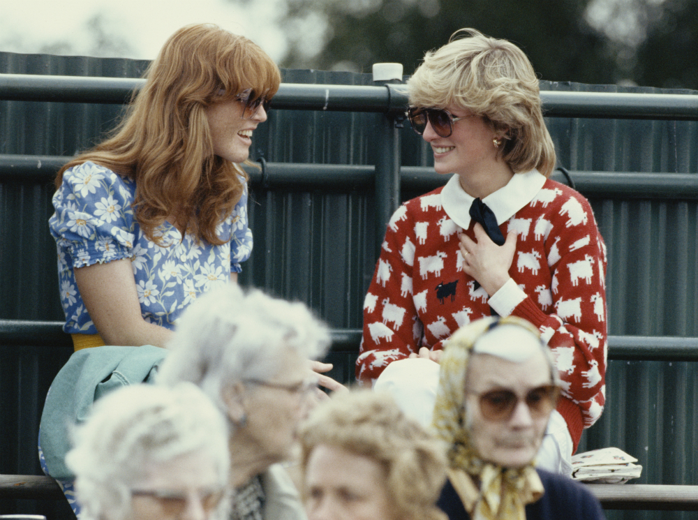 Сара и Диана в поло-клубе, июнь 1983 года | marieclaire.ru