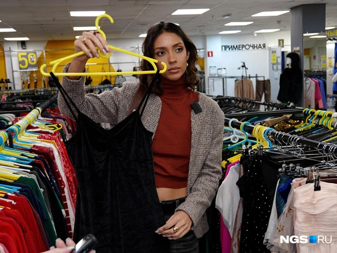 Бархат&nbsp;— отличный выбор для новогоднего платья | Источник: Антон Дигаев / NGS.RU 