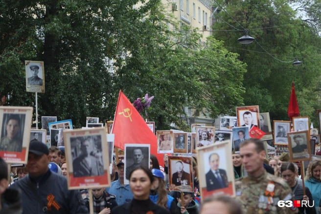 Толпа казалось бесконечной | Источник: Роман Данилкин / 63.RU