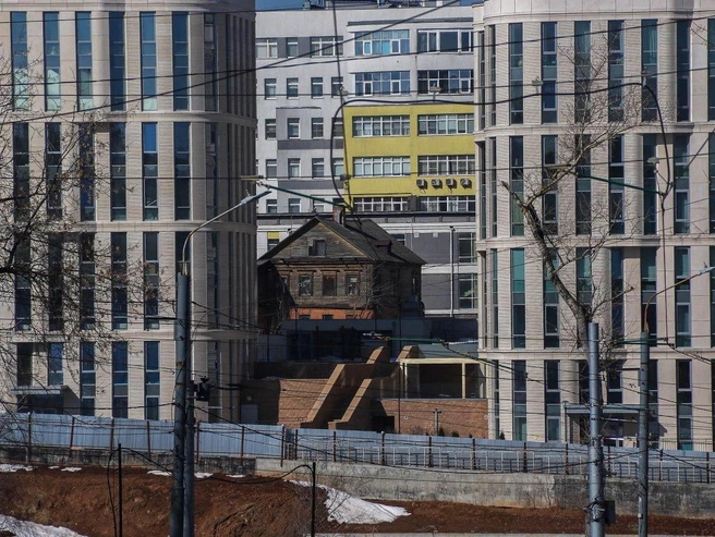 Контрасты весеннего города | Источник: Наталья Бурухина / NN.RU