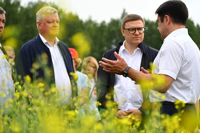 Глава региона назвал эту уборочную кампанию «трудовым подвигом» | Источник: пресс-служба правительства Челябинской области