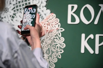 В Гродековском музее открылась выставка «Вологодчина кружевная»
