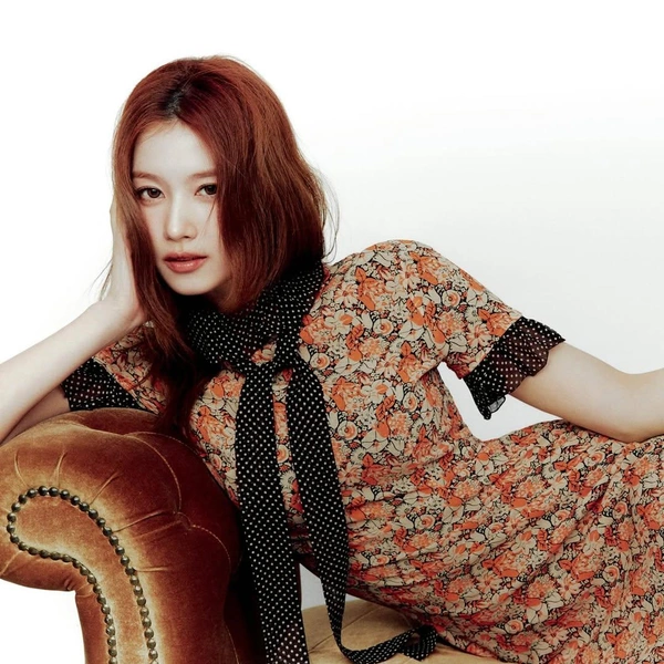 Источник: @marieclairekorea