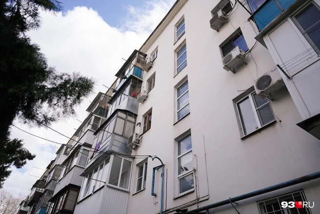 Купить квартиру у пенсионера — та еще лотерея | Источник: Дарья Паращенко / 93.RU