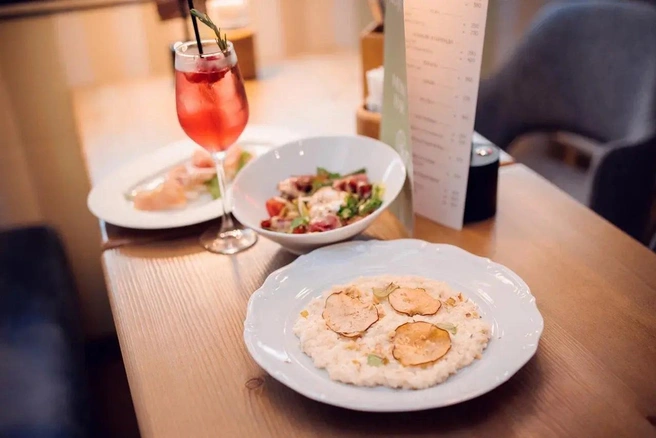 В Blissetta Kitchen в меню ризотто с дорблю и другие изыски итальянской кухни, а также безалкогольные коктейли на любой вкус | Источник: Blissetta Kitchen