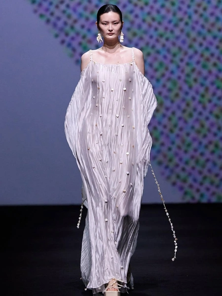 EENK | Источник: @shanghai_fashionweek