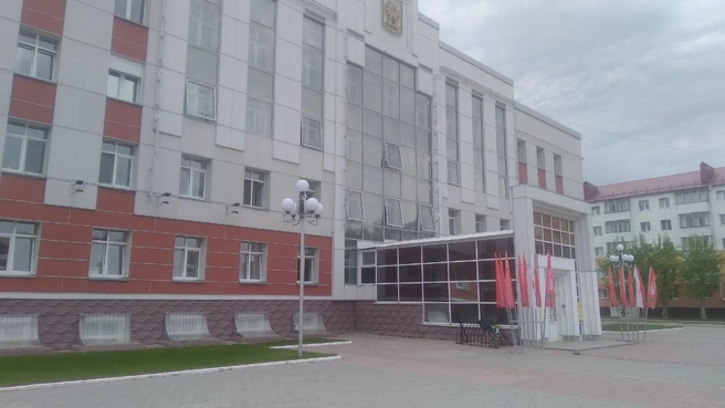 Скоро в Урай должны приехать высокопоставленные гости, а здание непригодно | Источник: Леонард Насибуллин