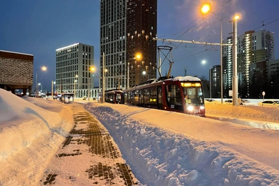 Трамваи №7 застряли на улице Строителей