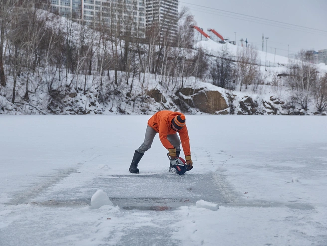 Прорубь подготовили специально к открытию сезона | Источник: Александр Ощепков / NGS.RU