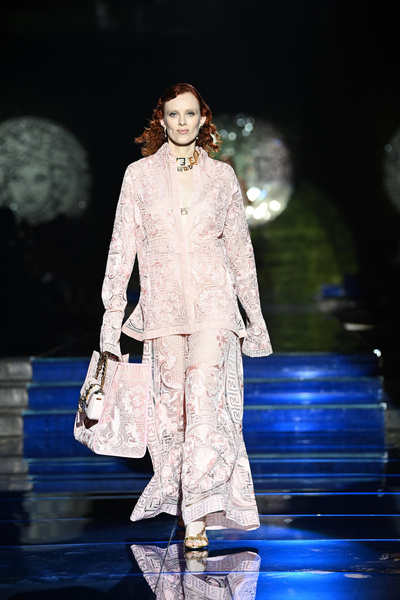 Fendace: зачем Fendi сделал коллаборацию с Versace | WOMAN