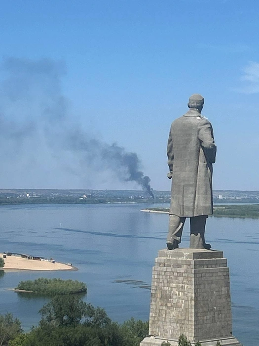 Что горит в другой части города — пока неизвестно | Источник: читатели V1.RU