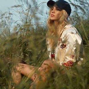 Ретро-эклектика в новом лукбуке коллекции Hilfiger Collection Resort 2017