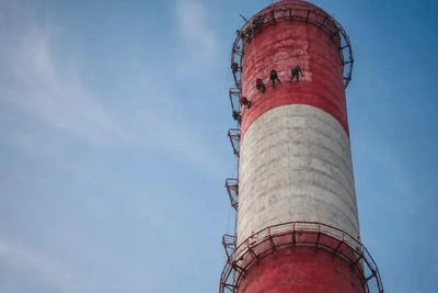 На Благовещенской ТЭЦ ремонтируют главную дымовую трубу