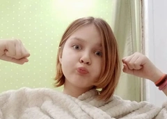 Забеременевшая в 13 лет Дарья Суднишникова родила