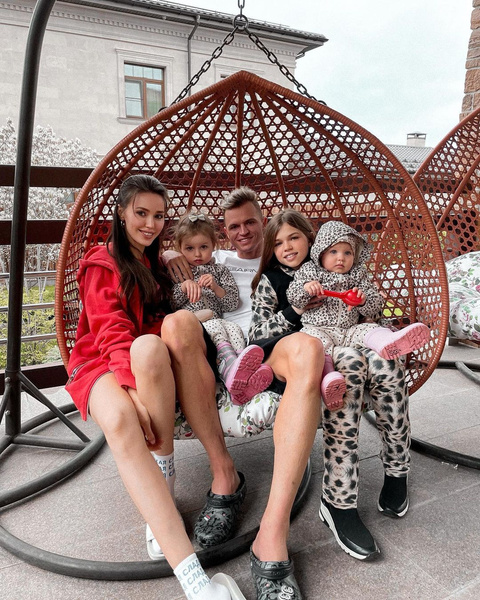 Дмитрий Тарасов и Анастасия Костенко ждут третьего ребенка