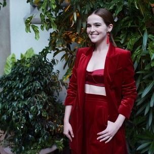 Актриса из будущего: коктейль Max Mara в честь Зои Дойч