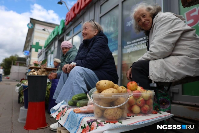 Продавцы в хорошем настроении | Источник: Евгений Софийчук / NGS55.RU