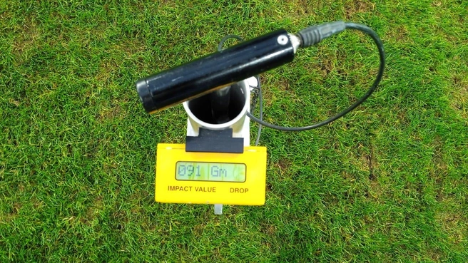 Данные после матча показателя прибора, который измеряет плотность дерна. Значение по стандарту от 60 до 120, здесь — 91 | Источник: источник «Фонтанки»