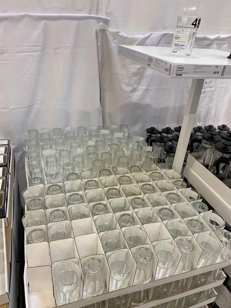 Не чокаясь. В магазинах IKEА начали продавать граненые стаканы | Источник: «Фонтанка.ру»