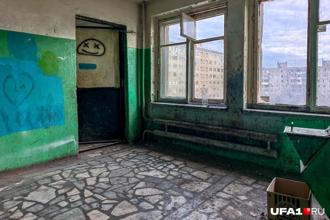 Обычный подъезд в «Чёрном квадрате» | Источник: Булат Салихов / UFA1.RU