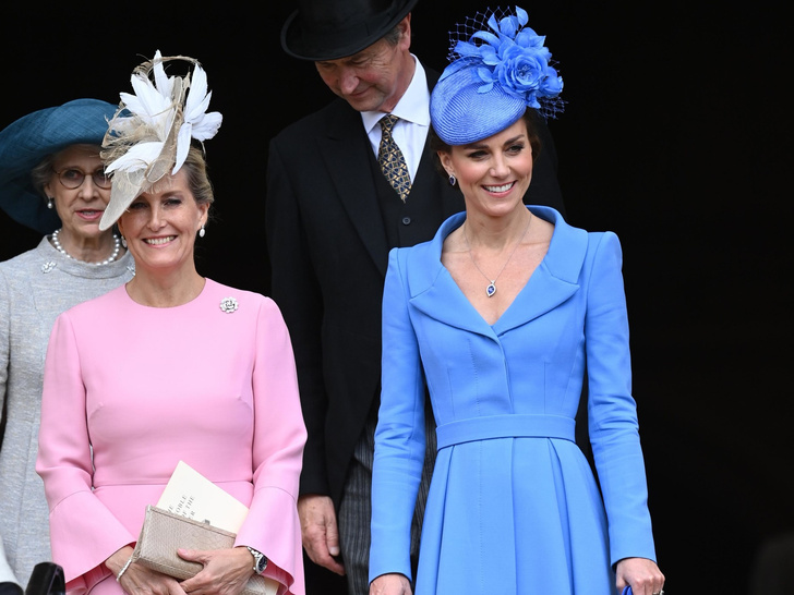 Битва стилистов: почему любимую невестку Королевы одевают моднее и актуальнее, чем «консервативную» Кейт Миддлтон