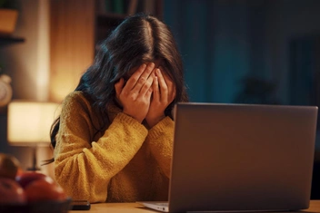 «Все говорят, что ошибки — это опыт. Но я из-за них чувствую себя такой жалкой, что хочу умереть»