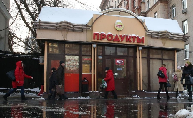 С другой стороны, за хлебом буквально у метро уже не заскочишь | Источник: Антон Новодережкин / ТАСС