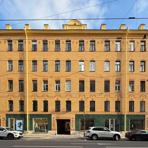 На фасаде доходного дома Киселева на Петроградской стороне восстановили историческую облицовку. Посмотрите, как получилось | Источник: КГА