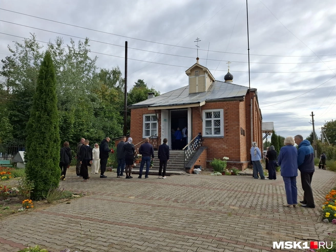 С убитым ребенком простились в родном Кабаново спустя три дня после трагедии | Источник: Татьяна Спиридонова / MSK1.RU