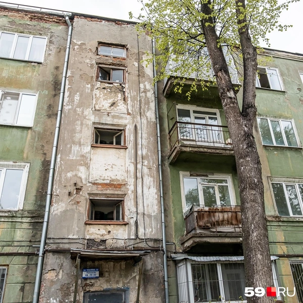 Фасад выглядит плачевно | Источник: Василина Любимова / 59.RU